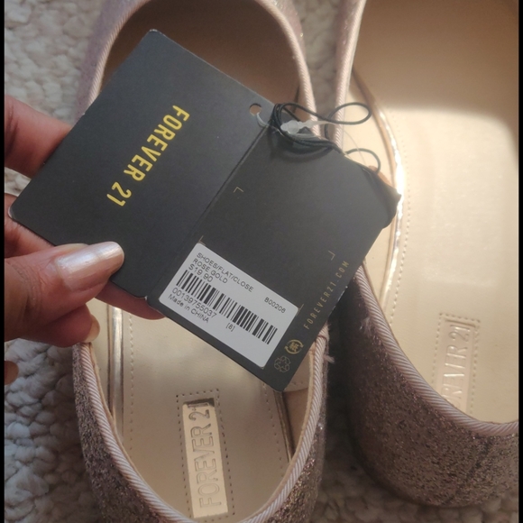 Subtle pink Flats - Picture 4 of 4